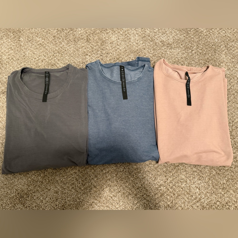 Lululemon Men’s Athletic Shirts Bundle XL (3)